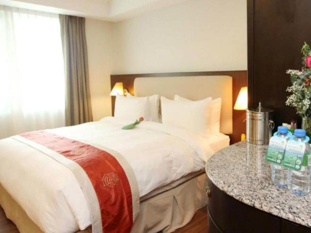 Plaza Sutera Biru Hotel Kuala Belait Екстериор снимка