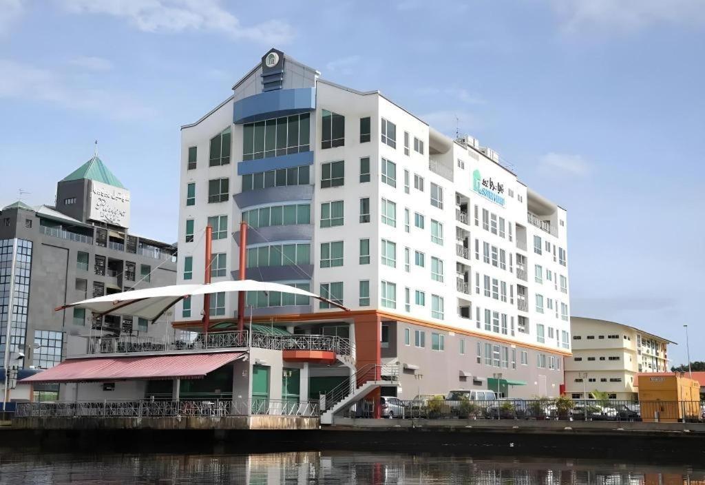 Plaza Sutera Biru Hotel Kuala Belait Екстериор снимка