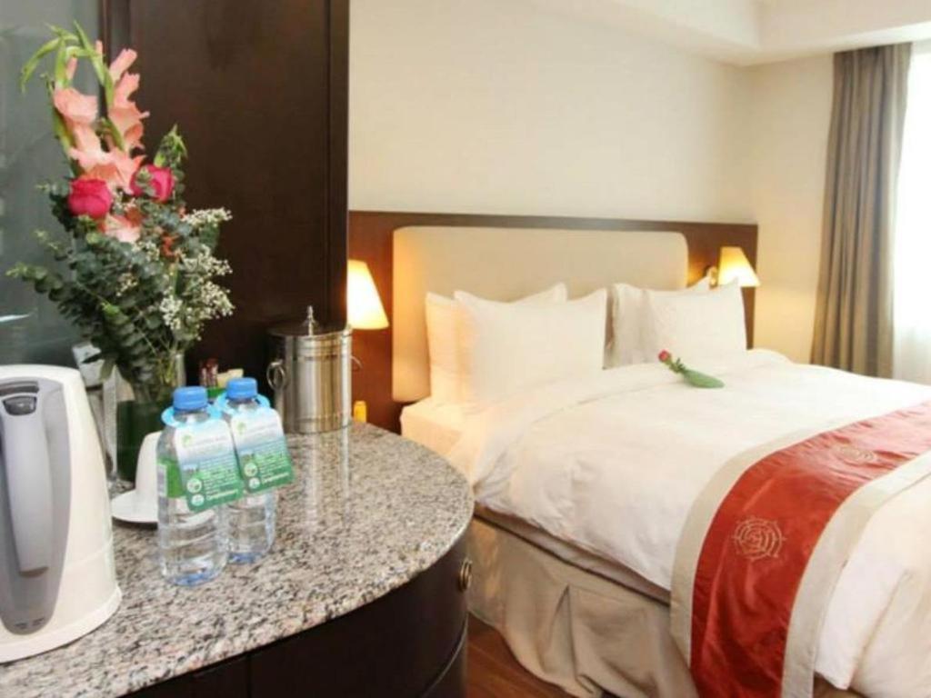 Plaza Sutera Biru Hotel Kuala Belait Екстериор снимка