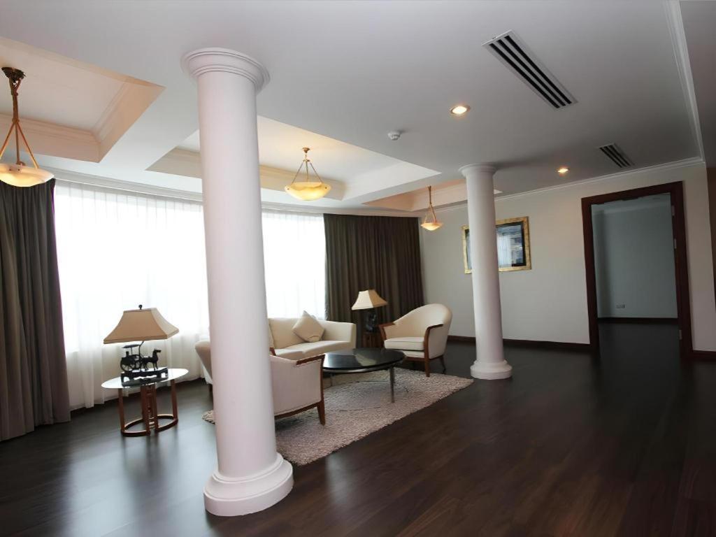 Plaza Sutera Biru Hotel Kuala Belait Екстериор снимка