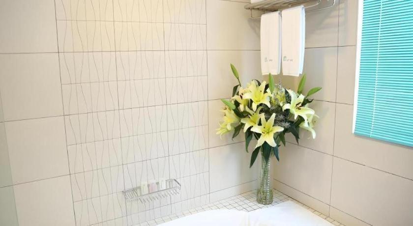 Plaza Sutera Biru Hotel Kuala Belait Екстериор снимка