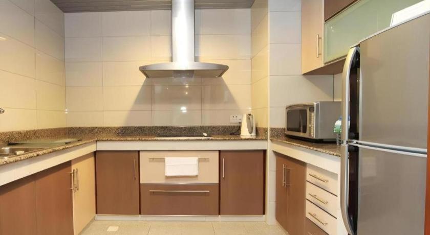 Plaza Sutera Biru Hotel Kuala Belait Екстериор снимка