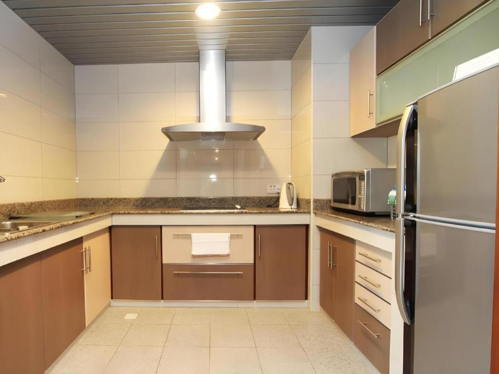Plaza Sutera Biru Hotel Kuala Belait Екстериор снимка